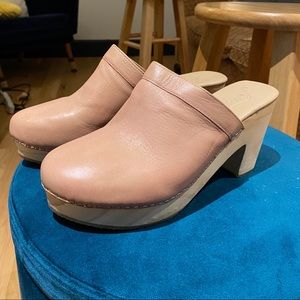 Free People pink clogs